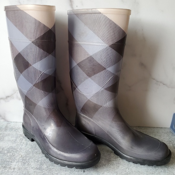 burberry plaid boots